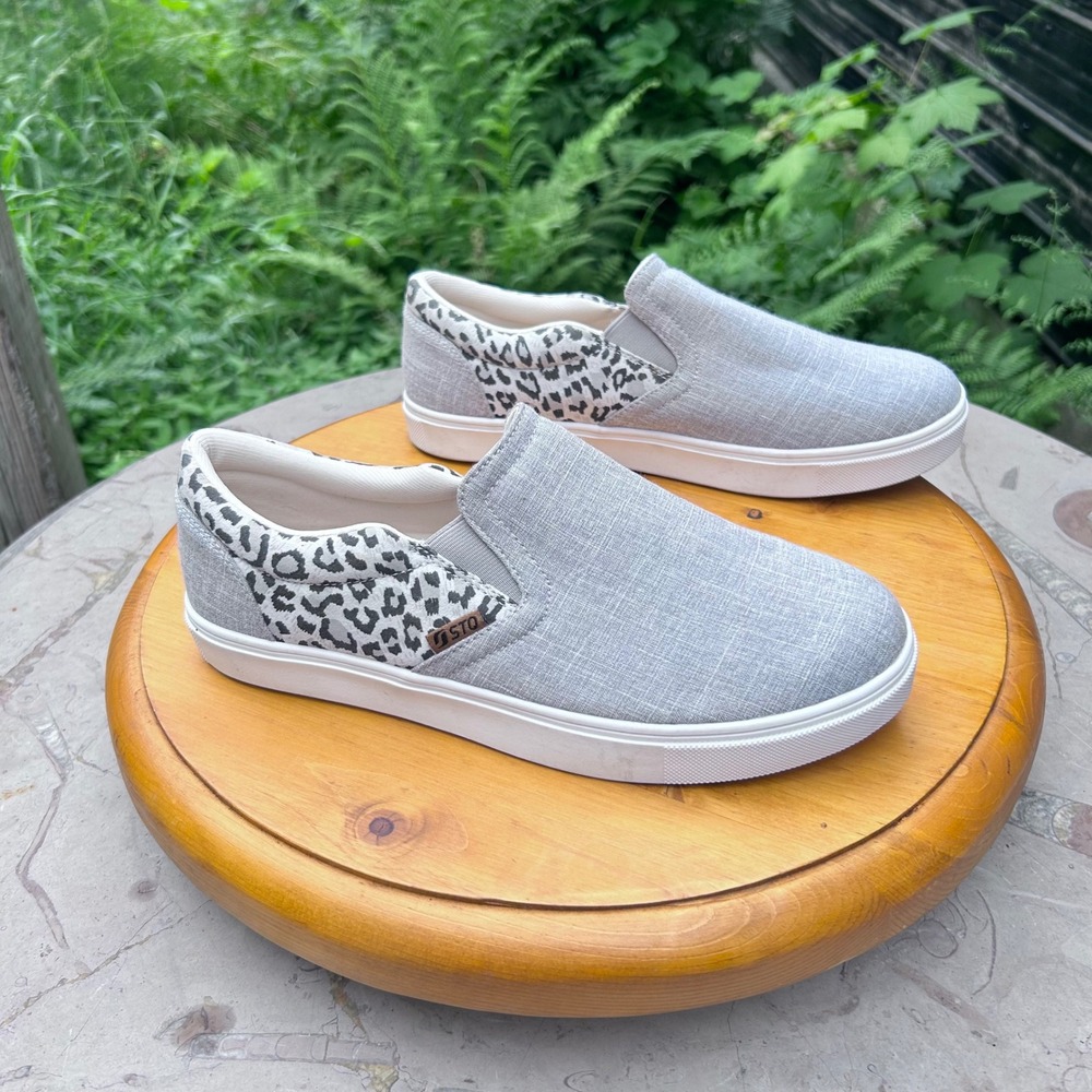 Slip On Sneakers Womens Size 9.5 Gray Canvas Leopard Print Wide Toe Box STQ